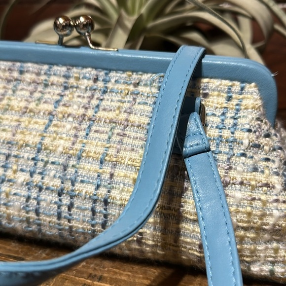 Stylish Blue Plaid Clutch - Picture 4 of 9